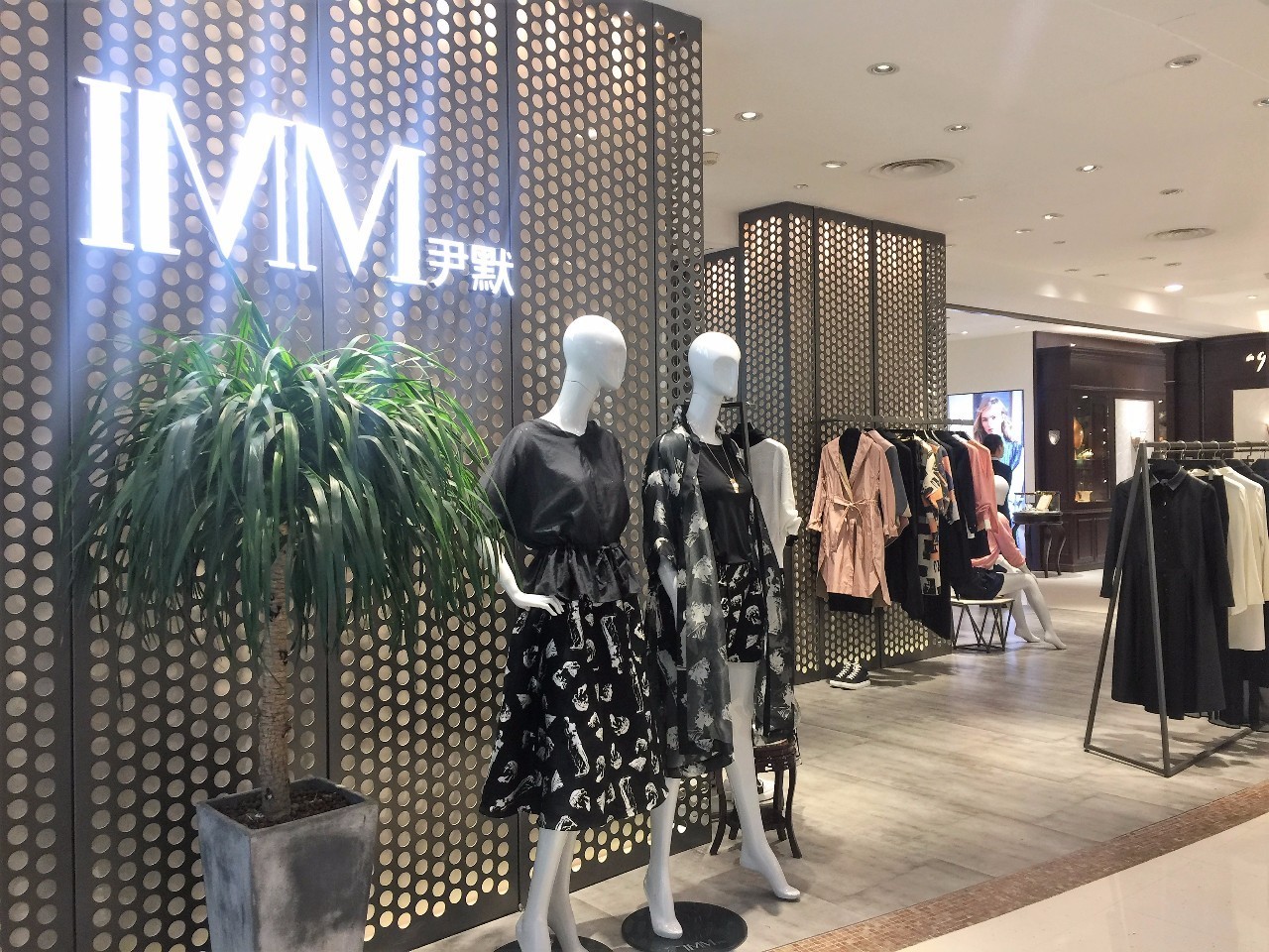 安正时尚集团旗下品牌,歌力思和安正哪个好