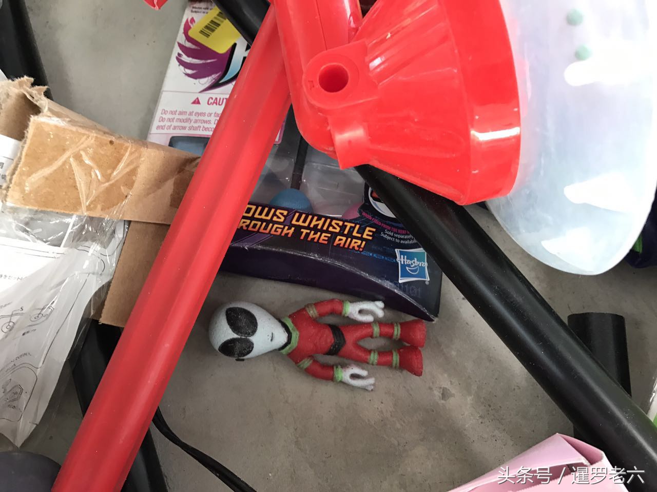 曼谷必买的小玩具,曼谷旧玩具市场