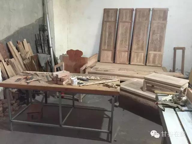 甘谷老梨木家具的传承者——谢建平