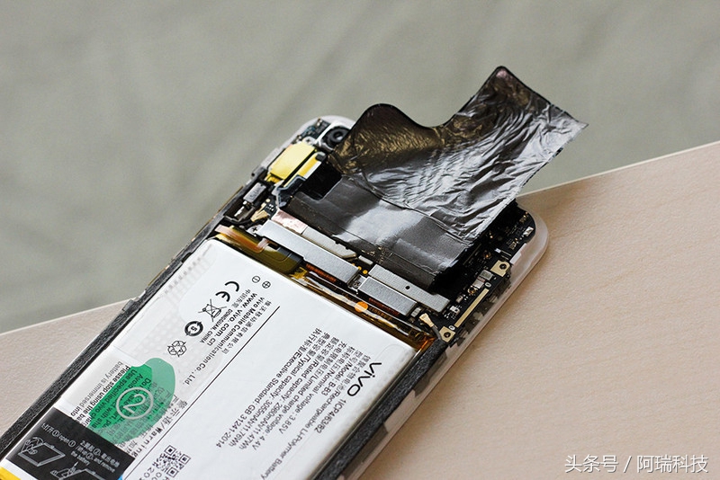 vivox9手机拆机换电池视频,vivox9换屏幕总成教程