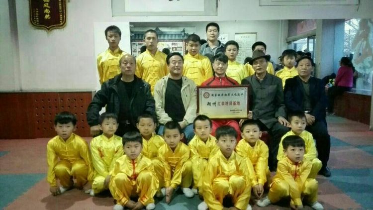 聋哑人李震独闯山西传授红拳