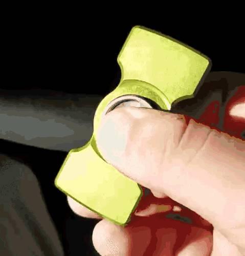 飞速旋转陀螺,飞速旋转七彩的陀螺