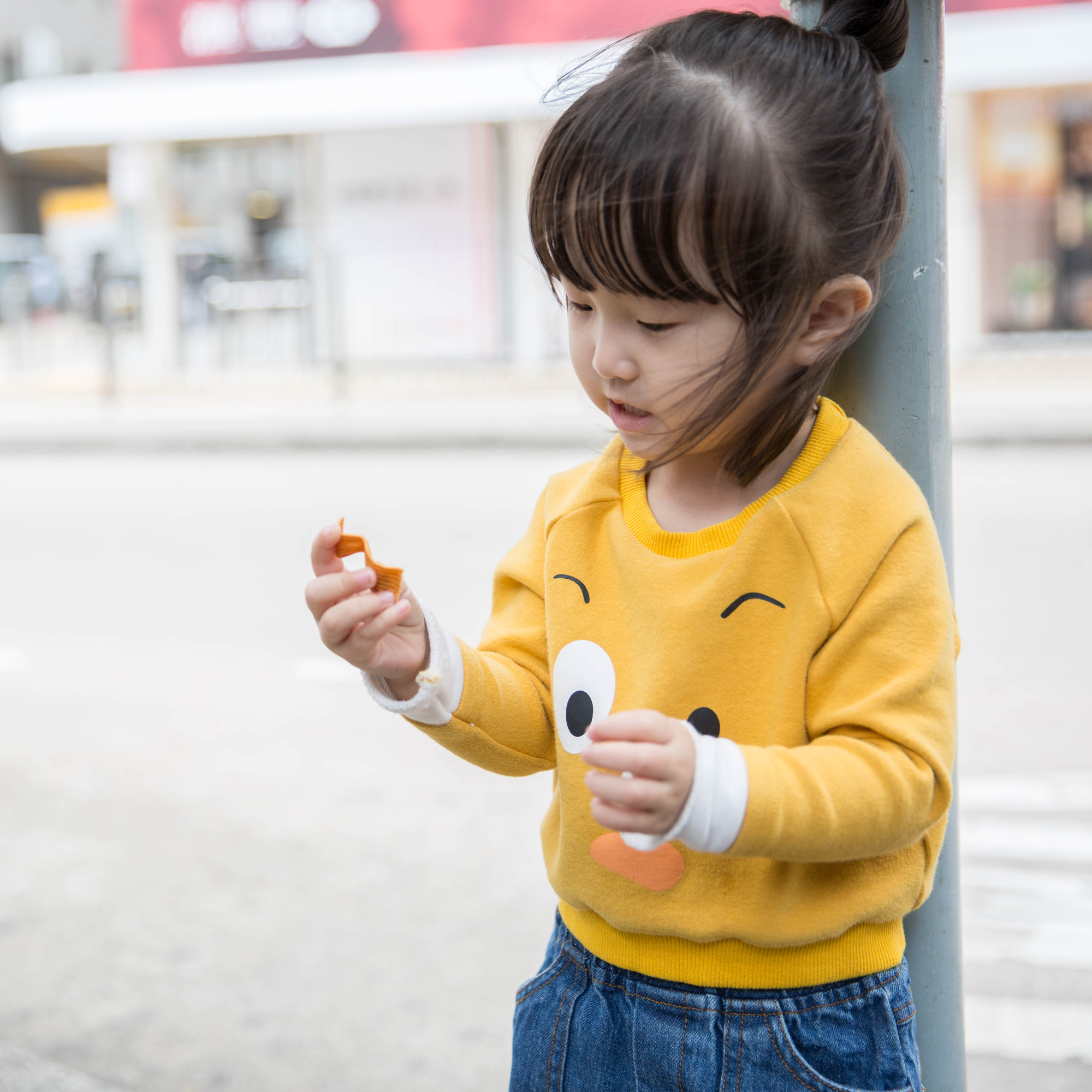 灯芯绒哈伦裤上搭配的卫衣儿童,哈伦裤搭配什么上衣冬季儿童