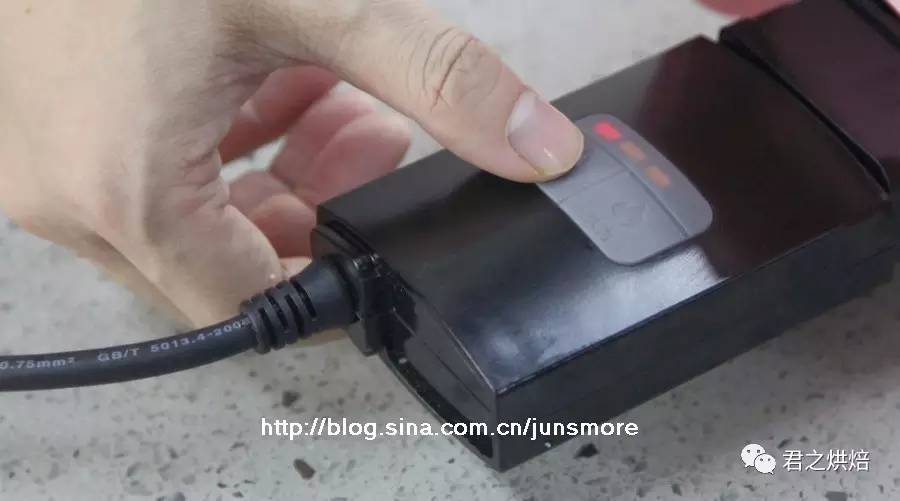 酱香味香辣鸡翅,酱香鸡翅加配菜怎么做