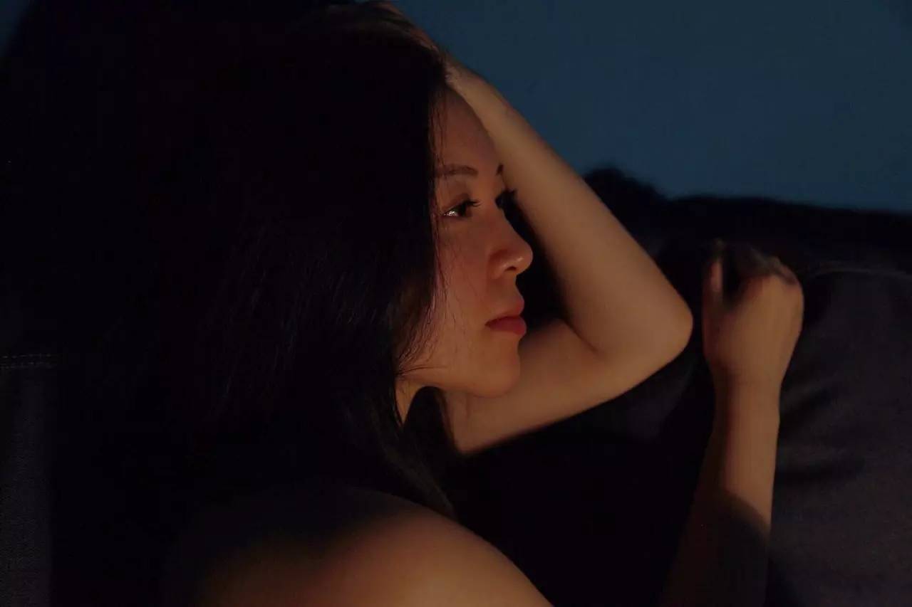 女生怎么和直男聊天女生追男生,喜欢的女孩刚发朋友圈怎么追