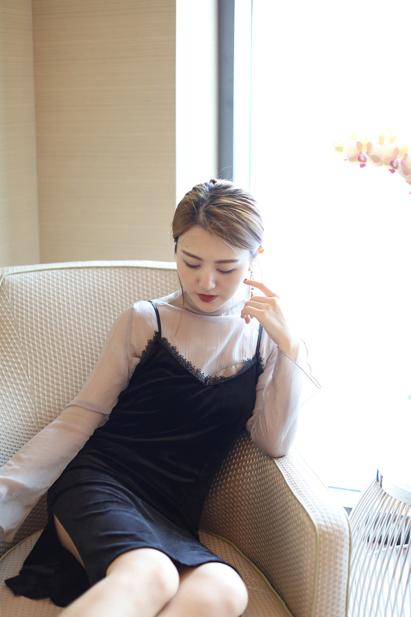 白色雪纺裙裤搭配什么上衣好看,灰色雪纺宽松裤搭配什么上衣