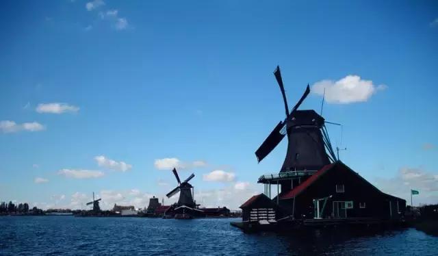 荷兰纪行—风车村与安妮之家（看看荷兰的“四宝”）
