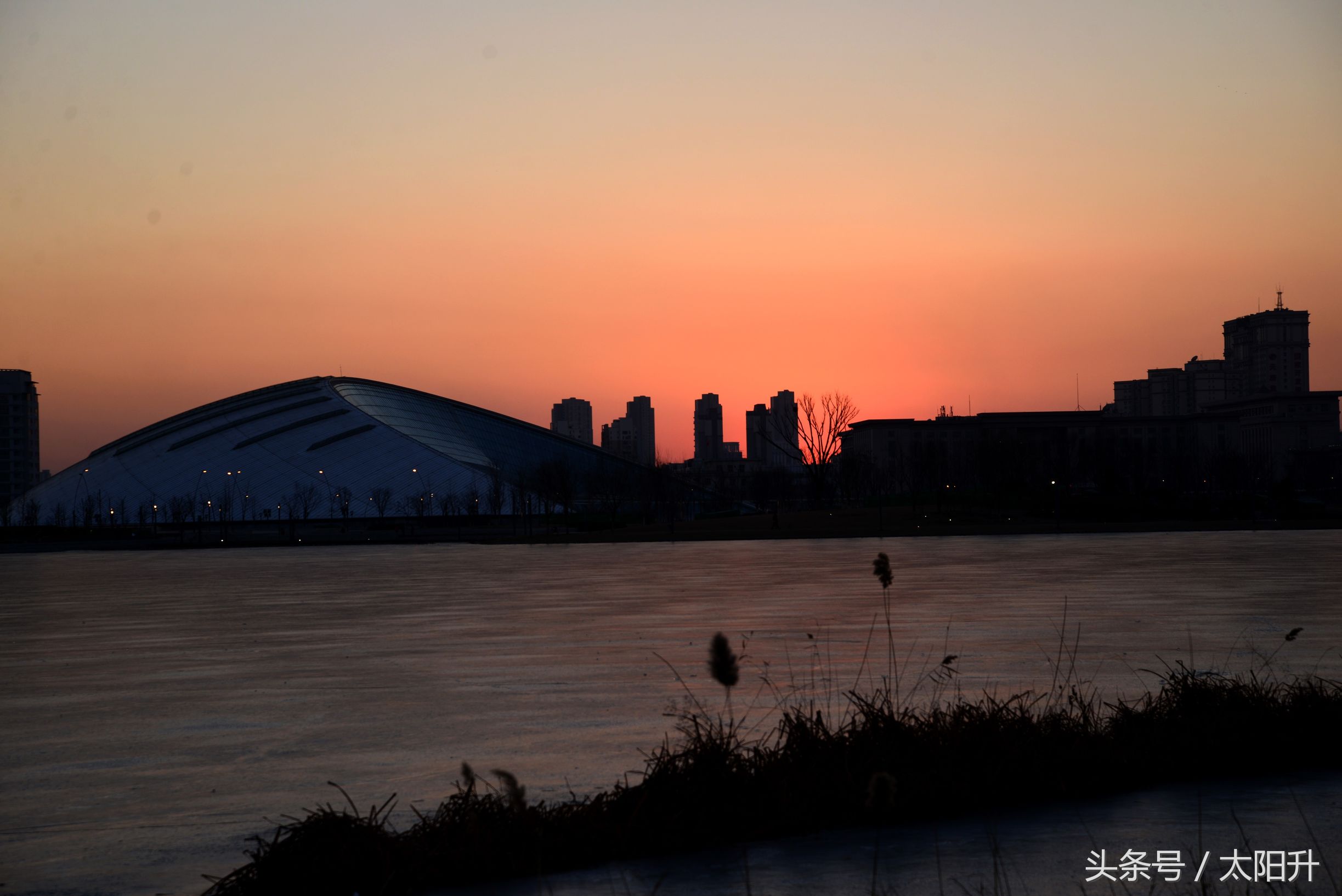 天津文化中心银河夜景,天津文化中心银河广场
