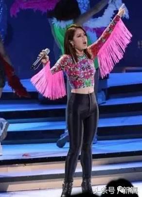 邓紫棋皮裤和别的女星对比,邓紫棋皮裤大盘点