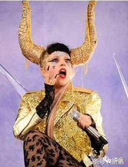 邓紫棋皮裤和别的女星对比,邓紫棋皮裤大盘点