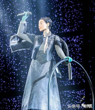 邓紫棋皮裤和别的女星对比,邓紫棋皮裤大盘点