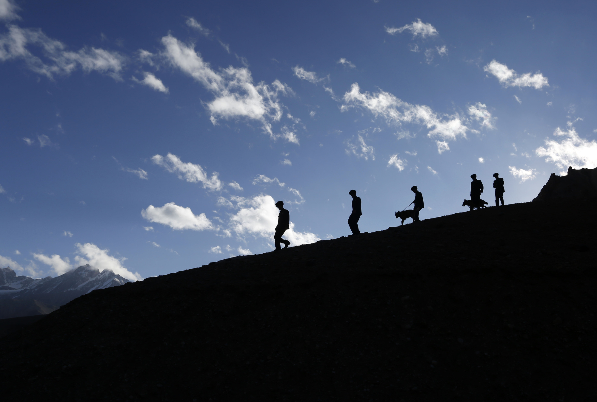 义务兵是不是最辛苦的,两年义务兵很苦很累吗
