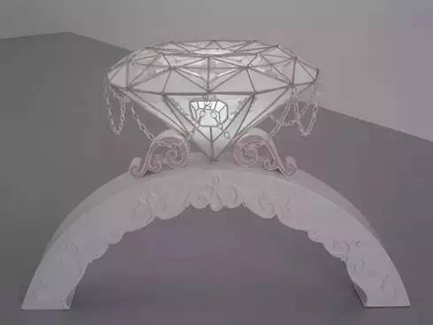 用废弃的石头做宝石,纸做的绿宝石变晶体