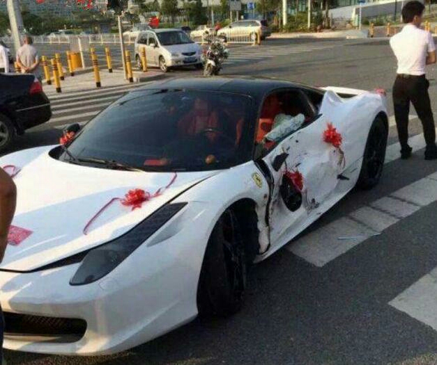 租法拉利做婚车被套路 (租法拉利坐给姐姐婚车被套路)