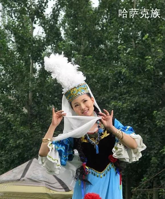 56个民族服饰的视频,56个民族男士服饰