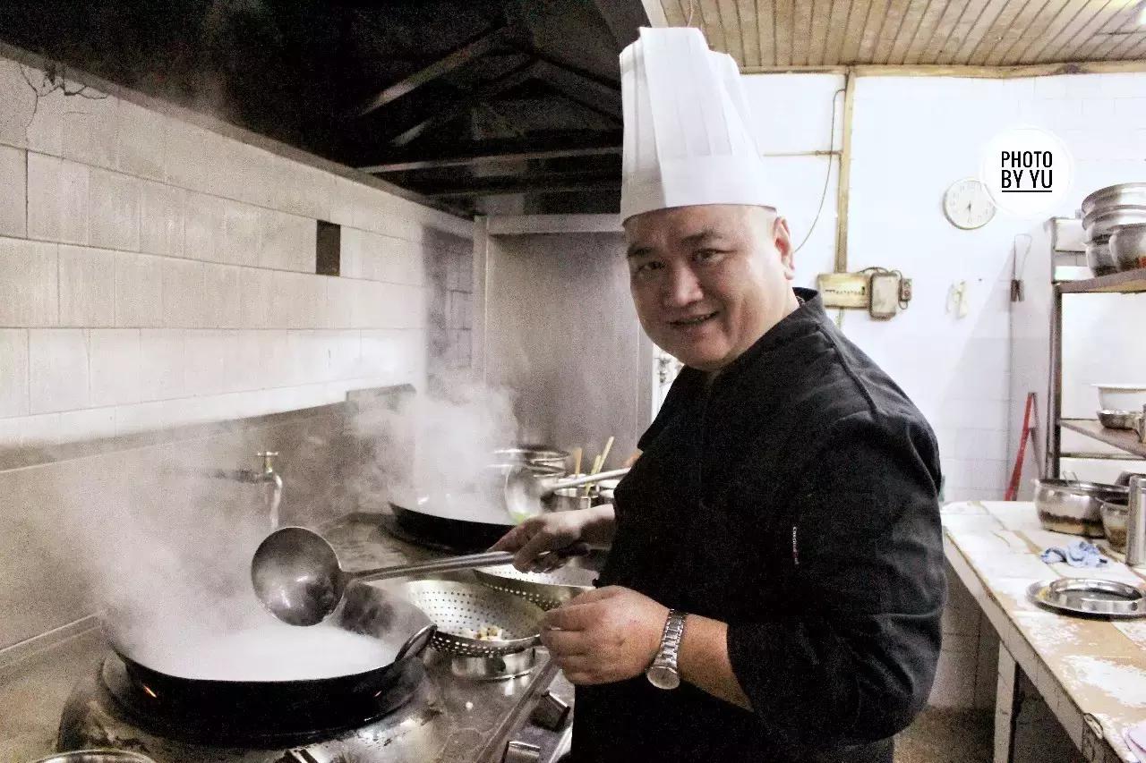 就是这个“肥坚”,十七年的默默坚守,用手工邕菜安慰老南宁的魂