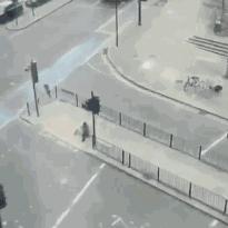 “杀人”狂风Doris席卷英国！结果又被腐国人民玩坏了……