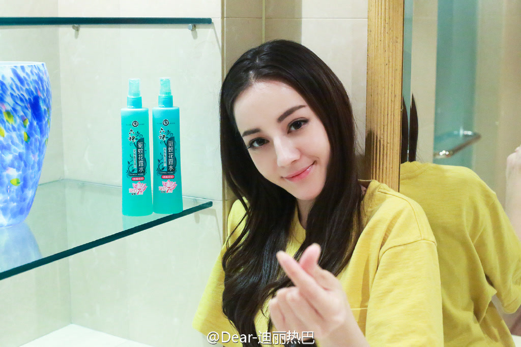 迪丽热巴19年精品购物指南 (迪丽热巴成新一代带货王)