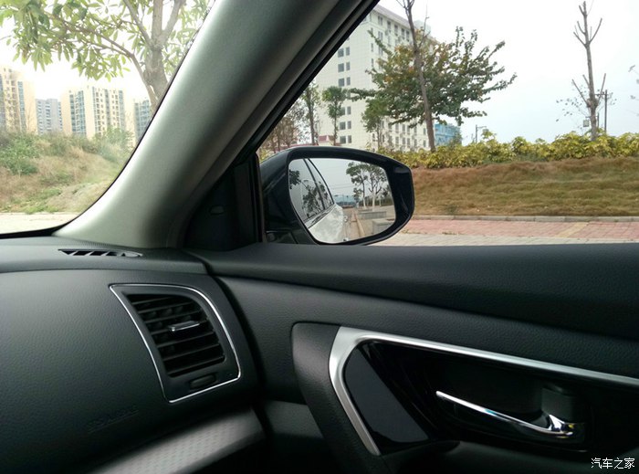 新天籁2.0时尚版,新天籁2.0悦享版