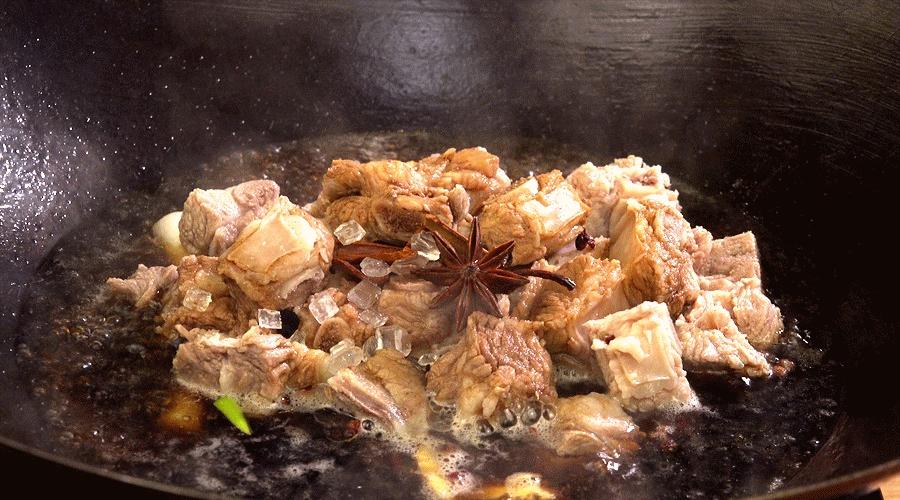这样烧排骨,好吃的同时彻底解决糊锅的问题