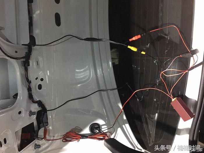 在德赛西威MIB上开通倒车视频加装倒车摄像头，附加示意电路图