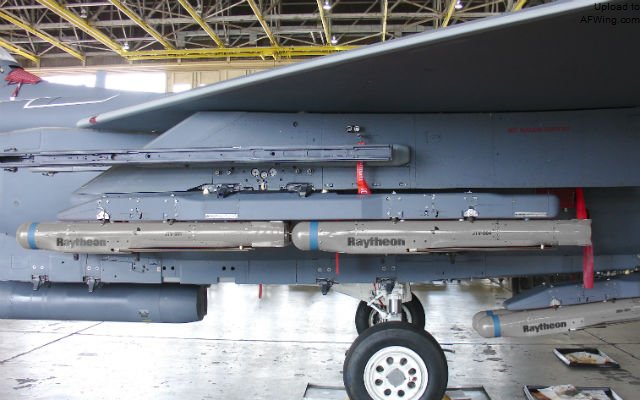 强悍战轰之路：F-15E“泥地老母鸡”的30年