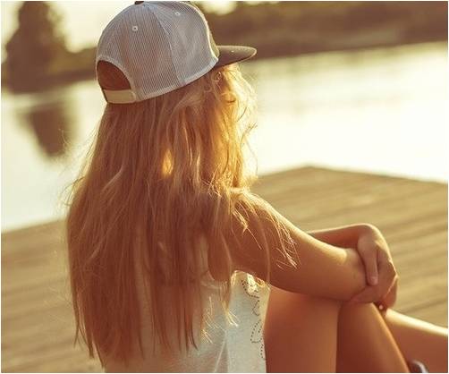 夏天戴棒球帽怎么弄发型,不同棒球帽戴法