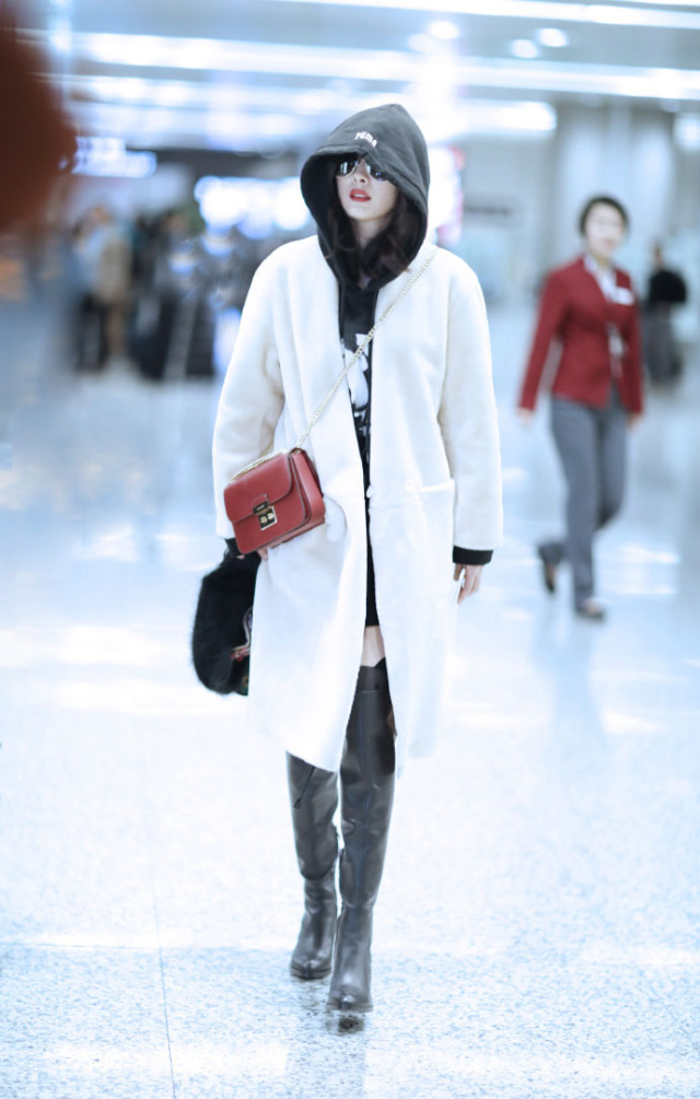 穿不错|纵使包包数千万独爱一只链条包