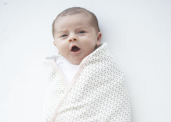 裹婴儿正确方法,裹宝宝的方式