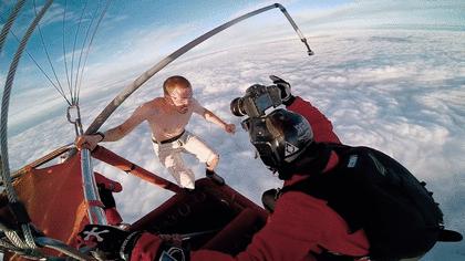 女朋友不让我跟漂亮的女人说话，第二天，我就升职了