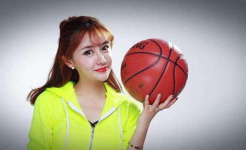 那些年和你一起看球的女孩,还记得陪你一起看nba的女孩子吗