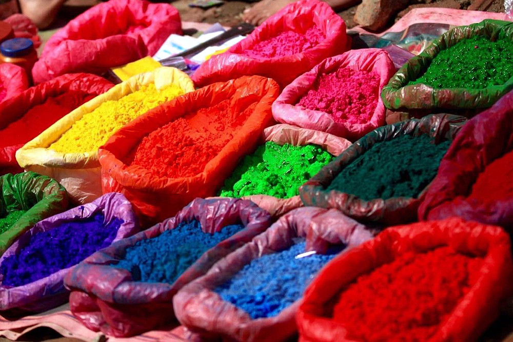 尼泊尔撒红节旅行,尼泊尔洒红节全景