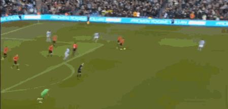 世界足坛回防名场面,足坛史诗级停球视频