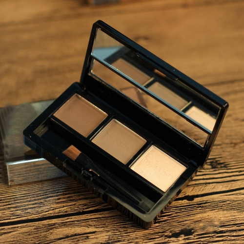 没鼻梁的鼻子怎么变挺,鼻子挺鼻梁高的应该怎么修容