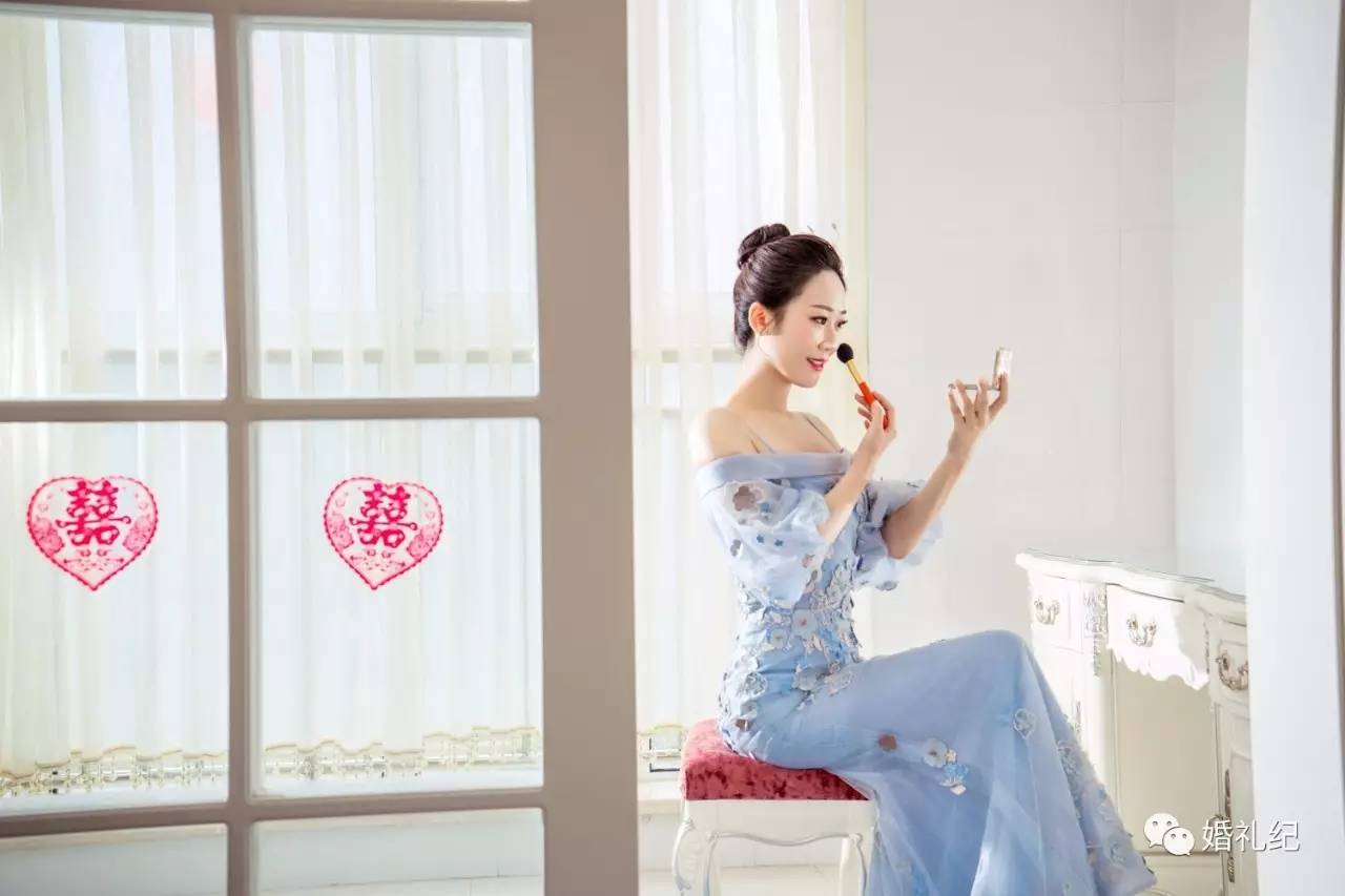 怎样布置婚房高雅又简单,婚房怎么布置不显土气又上档次