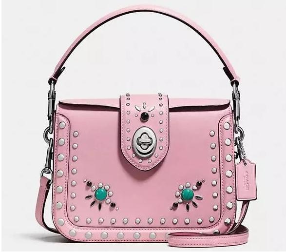 mk和蔻驰品牌属于什么档次,mk和蔻驰女包哪个料子更好