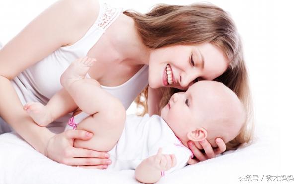 贾静雯女儿咘咘出生的视频,贾静雯三胎都是顺产吗