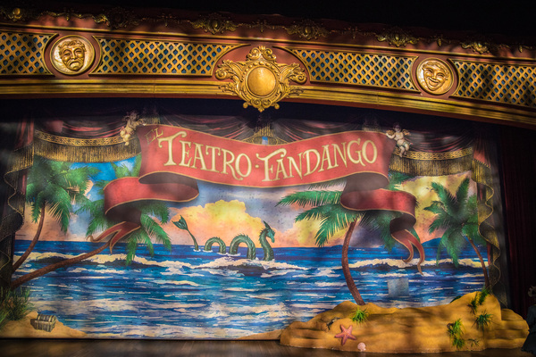 上海迪士尼乐园吃什么比较划算,上海迪士尼酒店住宿攻略