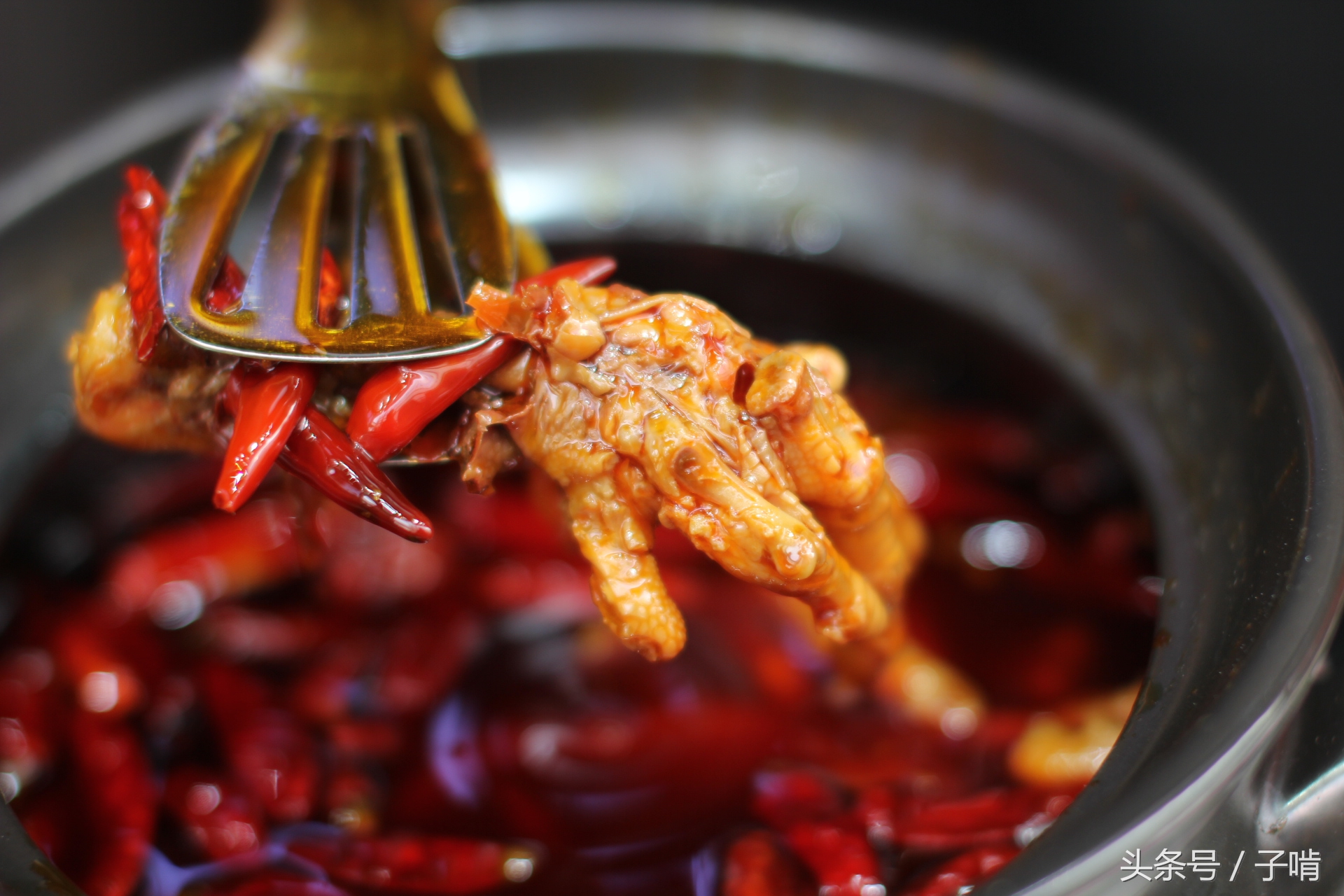 10块钱三个鸡爪,一包十几块的火锅鸡爪