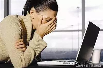 6个瑜伽体式帮您轻松治疗失眠,三个降压瑜伽动作