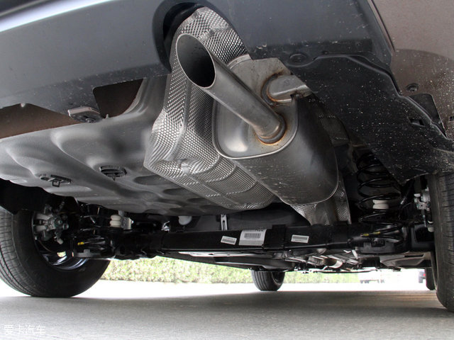 标致3012016款1.6l自动尊崇版,中期改款大变样