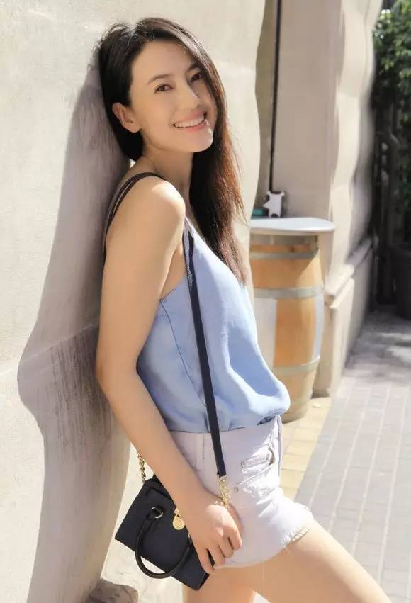 江一燕端庄优雅轻松驾驭各种风格,江一燕和舒淇照片