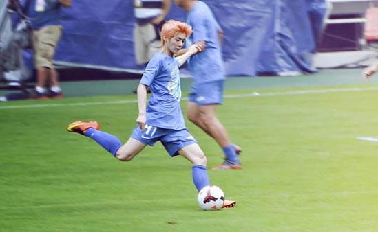 国足终于又一次不卑不亢,国足鹿晗