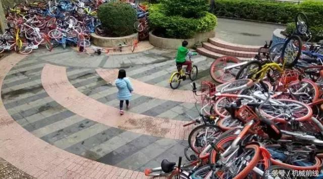 荷兰人骑的自行车,荷兰人发明无人驾驶自行车