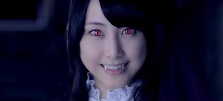 小伙子结婚也太激动了，新娘差点被摔伤呀！