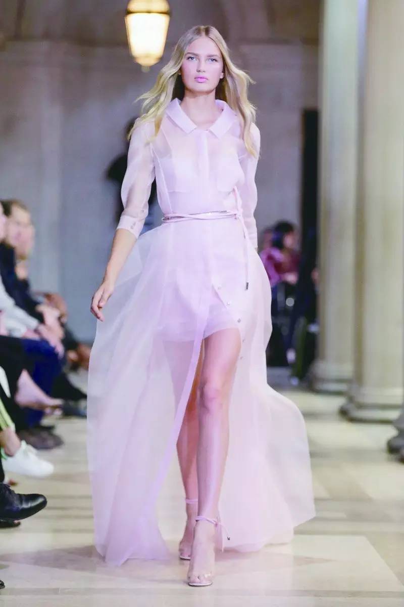 今年夏季服装最流行什么样的,今年最流行的春季服饰是什么样的