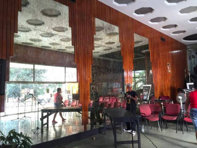 我走进了古巴那座被誉为世界上最美的电影院