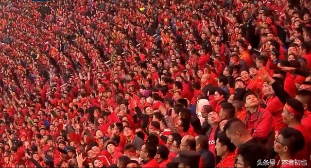 长沙国际会展中心和贺龙体育馆,长沙贺龙体育场vs世纪莲体育场