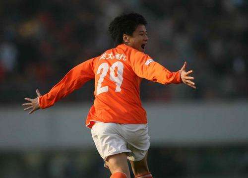 鲁能前射手加盟豪门,鲁能前锋国内