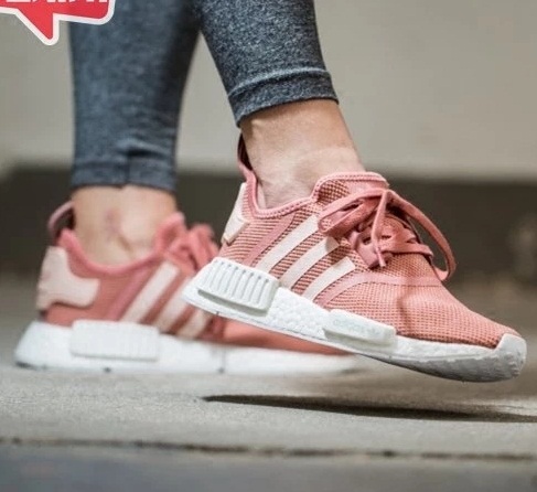 运动鞋既能冬天穿又能夏天穿,少女心满满的运动鞋